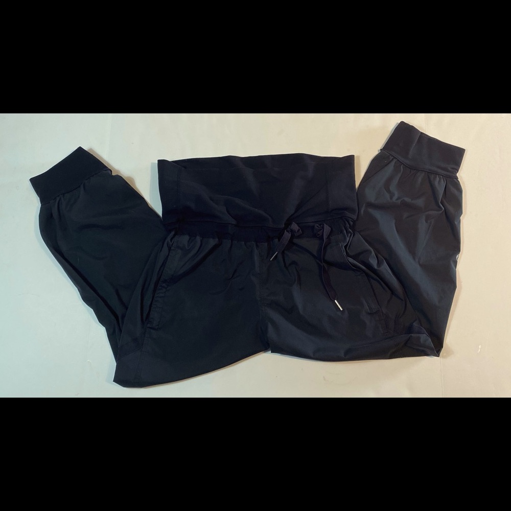 Lululemon Black Capri Pants 8